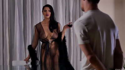 Шлюха Кира ханыша кошунасын чайга чакырып, дасторконго сигишкен